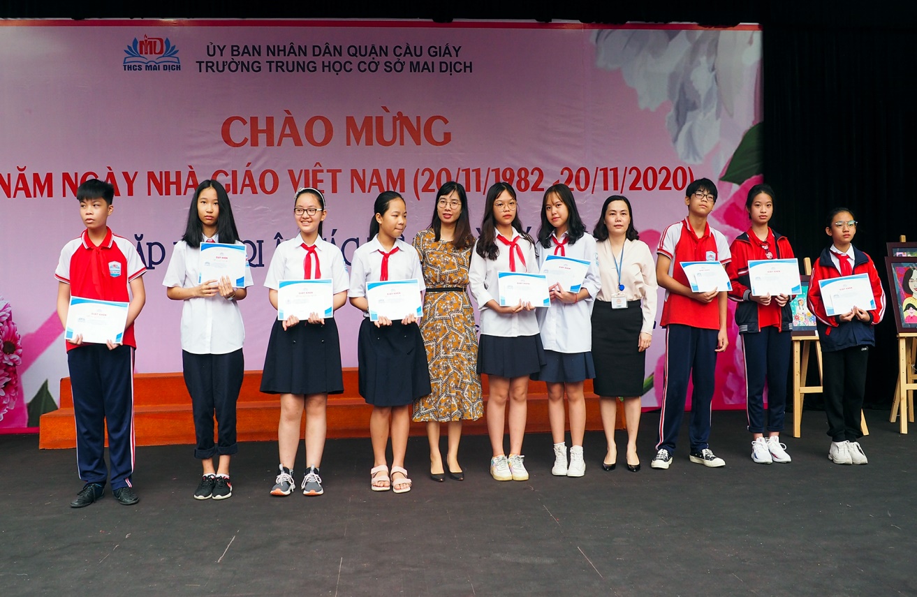 Tuyên dương, khen thưởng các tập thể, cá nhân học sinh có thành tích cao trong đợt thi đua chào mừng ngày Nhà giáo Việt Nam 20/11/2020